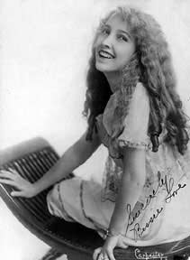 Bessie Love Fotografia